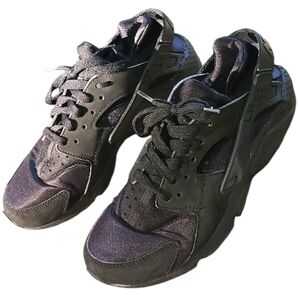 Black AIR HUARACHE BY NIKE SIZE 8‎